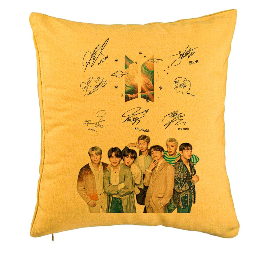 Perna Decorativa BTS Army cu Geci cu Semnaturi, 40x40 cm, Galben, Husa Detasabila, Burduf 5 Perna Decorativa BTS Army cu Geci cu Semnaturi