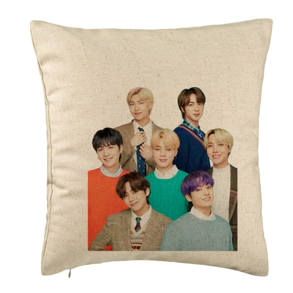Perna Decorativa BTS Army cu Semnaturi, 40x40 cm, Bej, Husa Detasabila, Burduf 5 Perna Decorativa BTS Army cu Semnaturi
