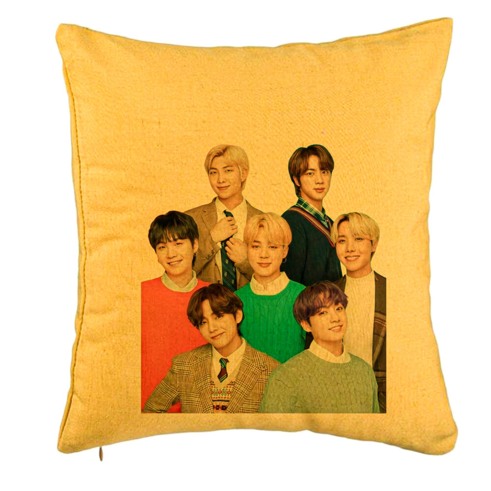 Perna Decorativa BTS Army cu Semnaturi, 40x40 cm, Galben, Husa Detasabila, Burduf 5 Perna Decorativa BTS Army cu Semnaturi