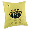 Perna Decorativa BTS Army in Costum cu Semnaturi, 40x40 cm, Verde, Husa Detasabila, Burduf 7 Perna Decorativa BTS Army in Costum cu Semnaturi