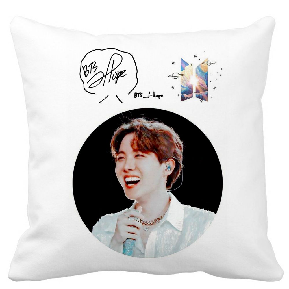 Perna Decorativa BTS Jin, 40x40 cm, Alba, Mata, Husa Detasabila, Burduf 3 Perna Decorativa BTS Jin