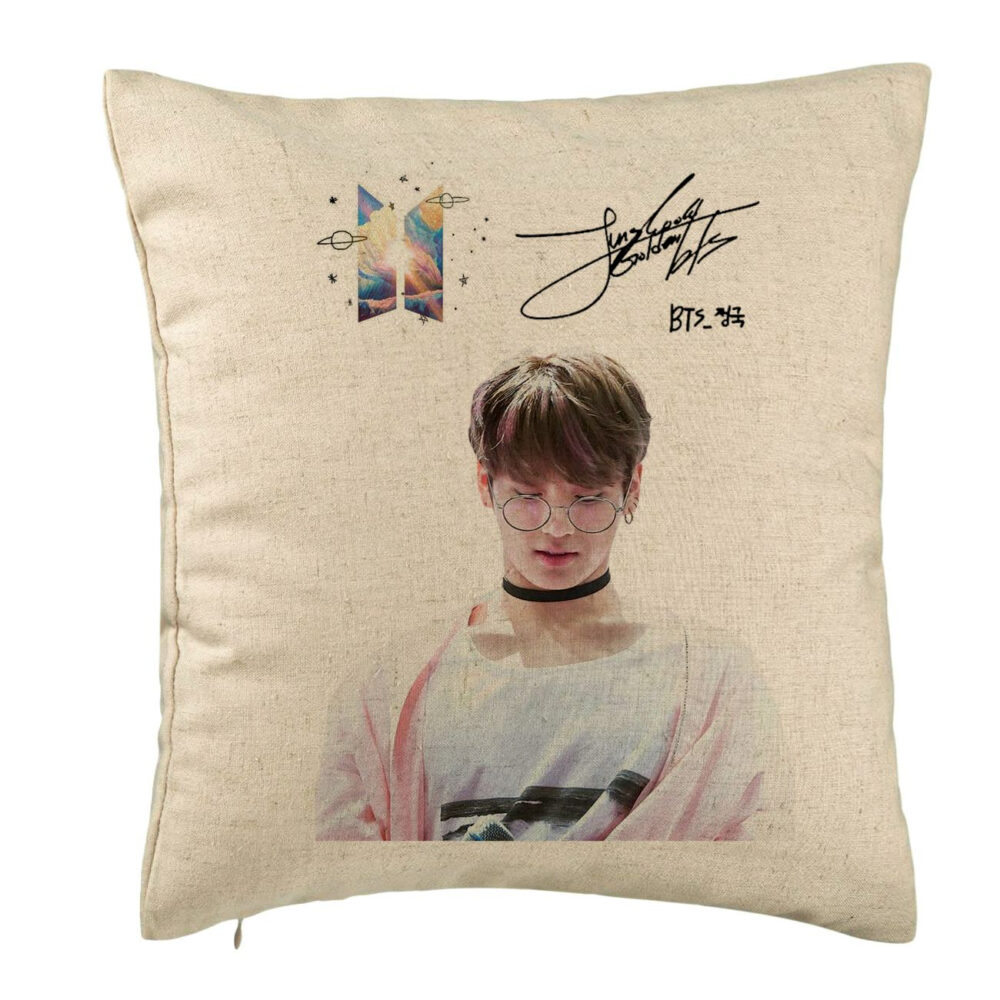 Perna Decorativa BTS Jungkook 2, 40x40 cm, Bej, Husa Detasabila, Burduf 5 Perna Decorativa BTS Jungkook 2