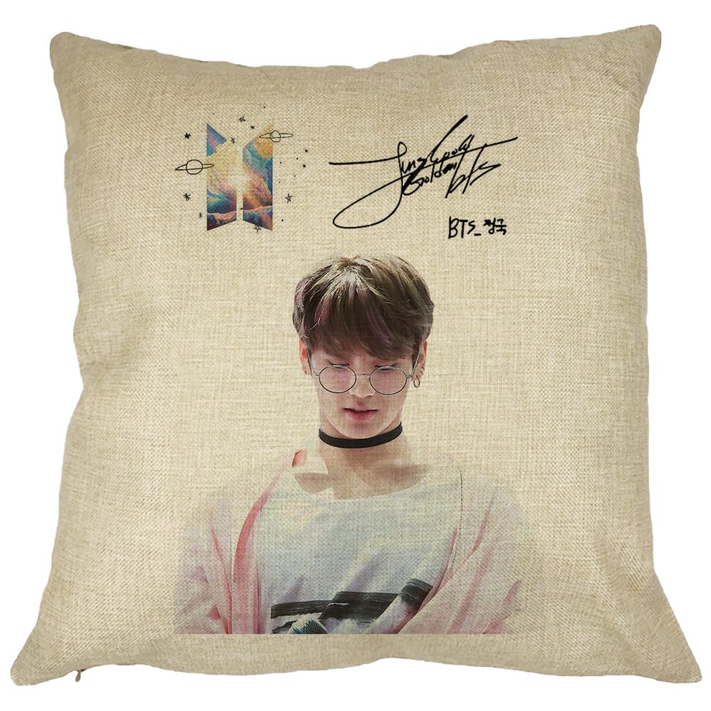 Perna Decorativa BTS Jungkook 2, 40x40 cm, Husa Detasabila, Burduf 11 Perna Decorativa BTS Jungkook 2