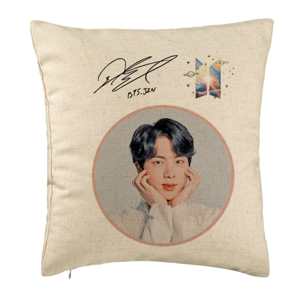 Perna Decorativa BTS Suga, 40x40 cm, Bej, Husa Detasabila, Burduf 5 Perna Decorativa BTS Suga