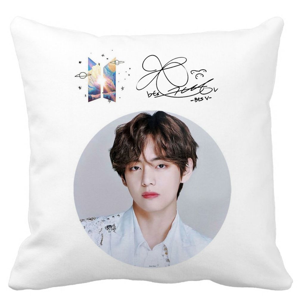 Perna Decorativa BTS V cu semnatura, 40x40 cm, Alba, Mata, Husa Detasabila, Burduf 3 Perna Decorativa BTS V cu semnatura