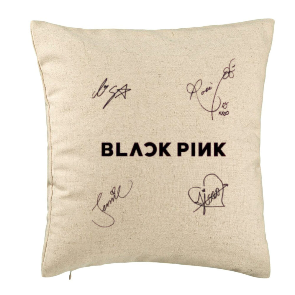 Perna Decorativa BlackPink cu Semnaturi, Model 2, 40x40 cm, Bej, Husa Detasabila, Burduf 5 Perna Decorativa BlackPink cu Semnaturi