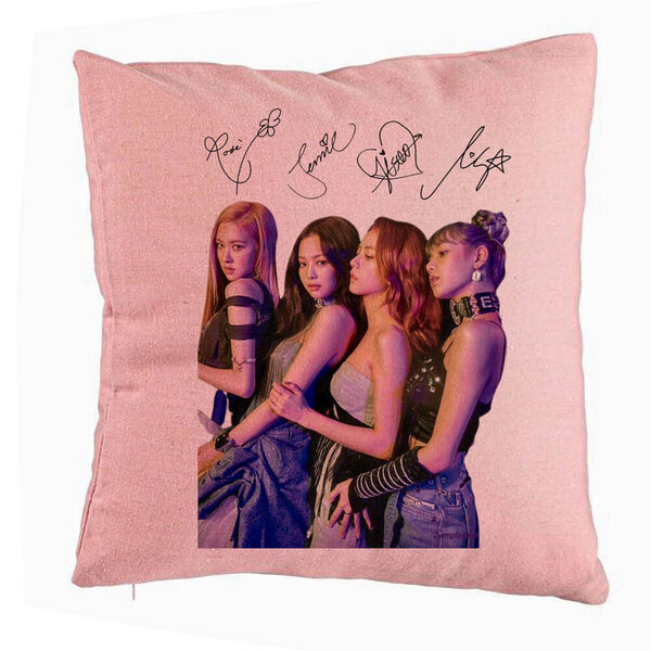 Perna Decorativa BlackPink cu Semnaturi, Model 3, 40x40 cm, Roz, Husa Detasabila, Burduf 5 Perna Decorativa BlackPink cu Semnaturi