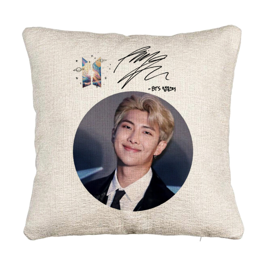 Perna Decorativa Canapea BTS Kim, 40x40 cm, Cu fermoar 5 Perna Decorativa Canapea BTS Kim