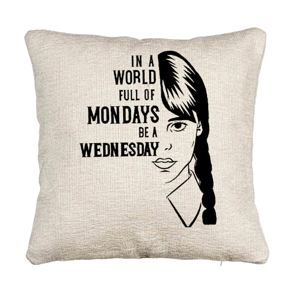 Perna Decorativa Canapea, Model Wednesday Addams si Text, 40x40 cm, Cu fermoar 5 Perna Decorativa Canapea
