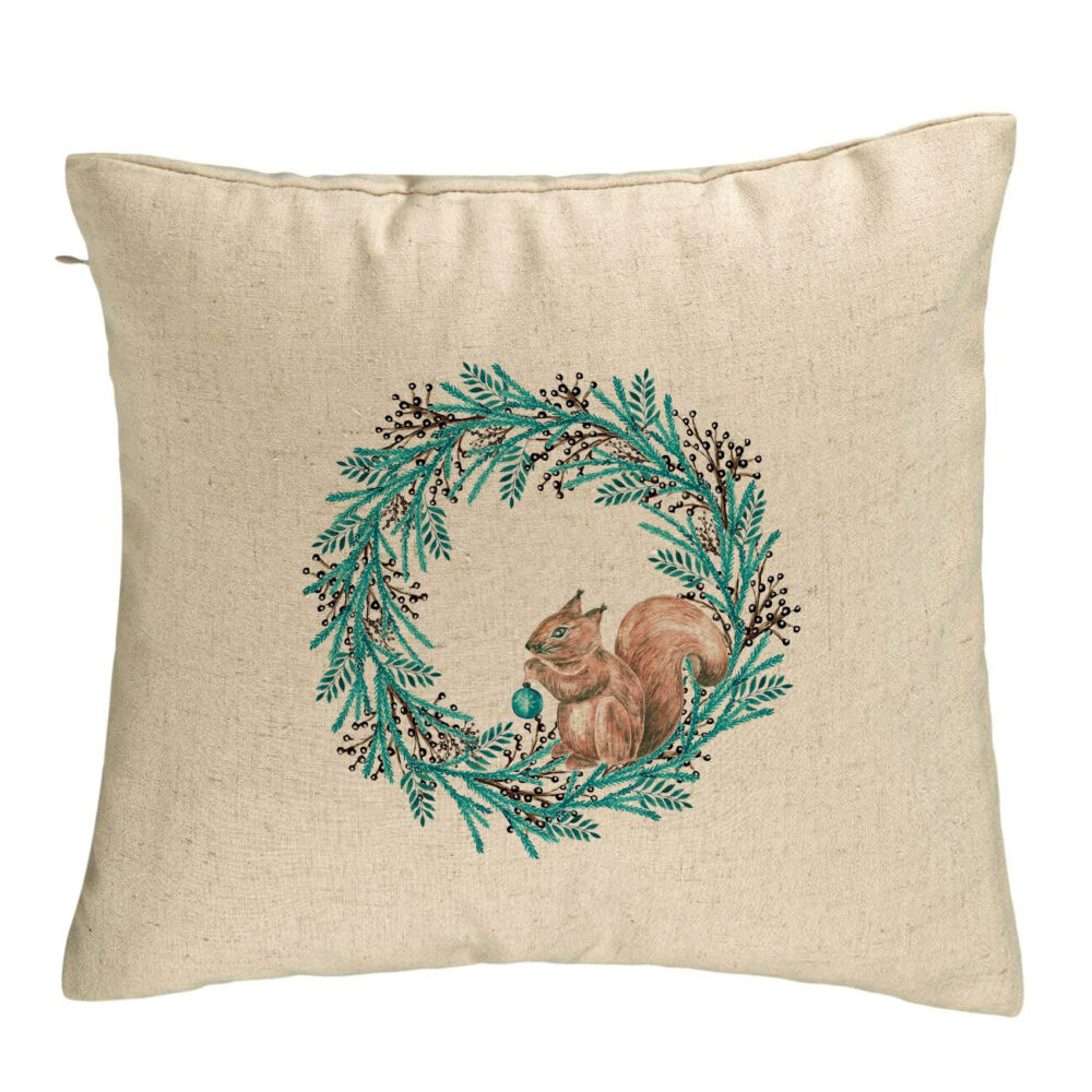 Perna Decorativa Coronita de Craciun si Veverita, 40x40 cm, Bej, Husa Detasabila, Burduf 5 Perna Decorativa Coronita de Craciun si Veverita
