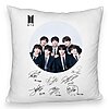 Perna Decorativa Fluffy BTS Army in Costum cu Semnaturi, 40x40 cm, Husa Detasabila, Burduf 4 Perna Decorativa Fluffy BTS Army in Costum cu Semnaturi