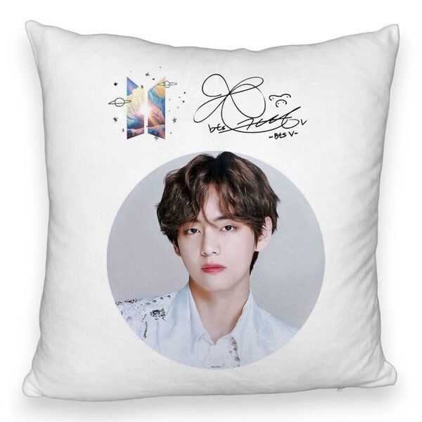 Perna Decorativa Fluffy BTS V cu semnatura, 40x40 cm, Husa Detasabila, Burduf 3 Perna Decorativa Fluffy BTS V cu semnatura