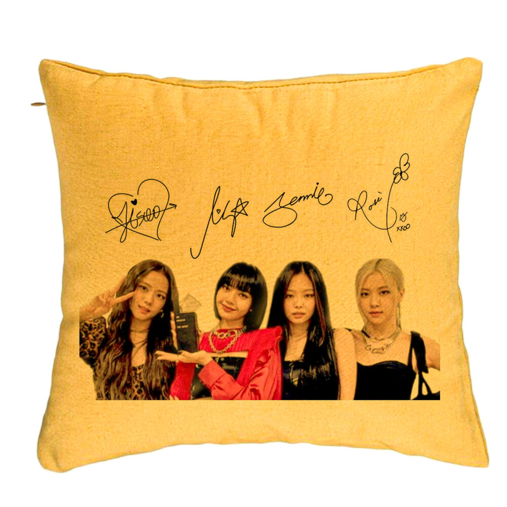 Perna Decorativa, Model Blackpink K-POP semnaturi, 40x40 cm, Galben, Husa Detasabila, Burduf 5 Perna Decorativa