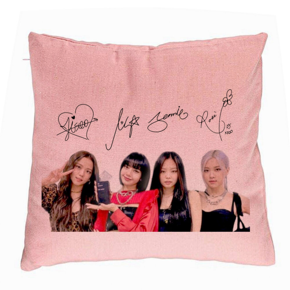 Perna Decorativa, Model Blackpink K-POP semnaturi, 40x40 cm, Roz, Husa Detasabila, Burduf 5 Perna Decorativa
