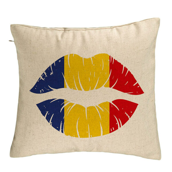 Perna Decorativa, Model Romanian Kiss, 40x40 cm, Bej, Husa Detasabila, Burduf 5 Perna Decorativa