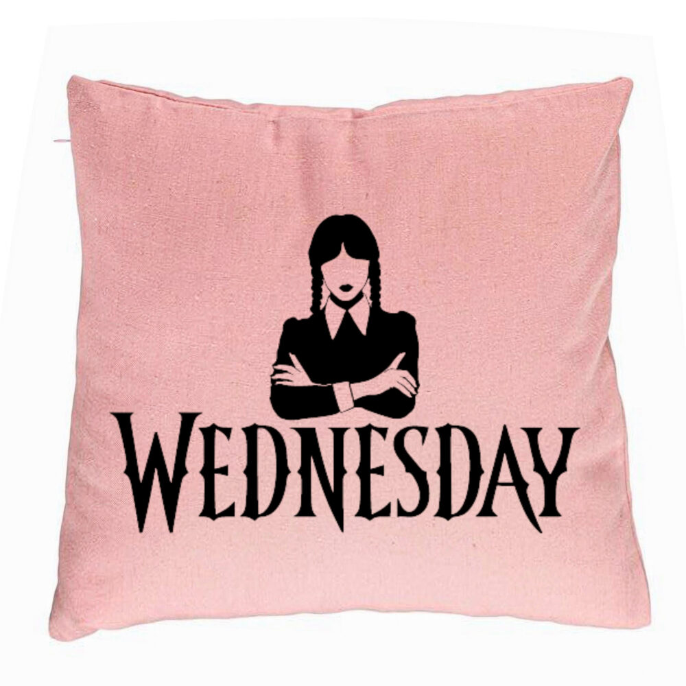 Perna Decorativa, Model Wednesday Addams 4, 40x40 cm, Roz, Husa Detasabila, Burduf 5 Perna Decorativa