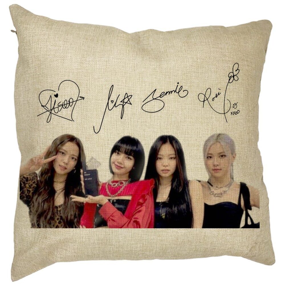 Perna Decorativa Patrata Blackpink K-POP semnaturi, 40x40 cm, Husa Detasabila, Burduf 19 Perna Decorativa Patrata Blackpink K-POP semnaturi