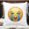 Perna Decorativa Patrata Emoji Cry, 40x40 cm, Alba, Mata, Husa Detasabila, Burduf 19 Mata