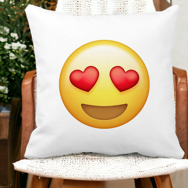 Perna Decorativa Patrata Emoji Fata cu Inimi, 40x40 cm, Alba, Mata, Husa Detasabila, Burduf 15 Alba