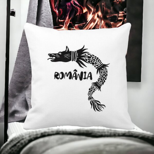 Perna Decorativa Patrata Lup Dacic Romania, 40x40 cm, Alba, Mata, Husa Detasabila, Burduf 13 Alba