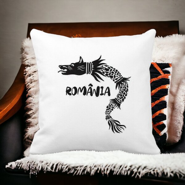Perna Decorativa Patrata Lup Dacic Romania, 40x40 cm, Alba, Mata, Husa Detasabila, Burduf 14 Mata