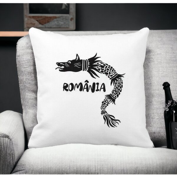 Perna Decorativa Patrata Lup Dacic Romania, 40x40 cm, Alba, Mata, Husa Detasabila, Burduf 15 Husa Detasabila