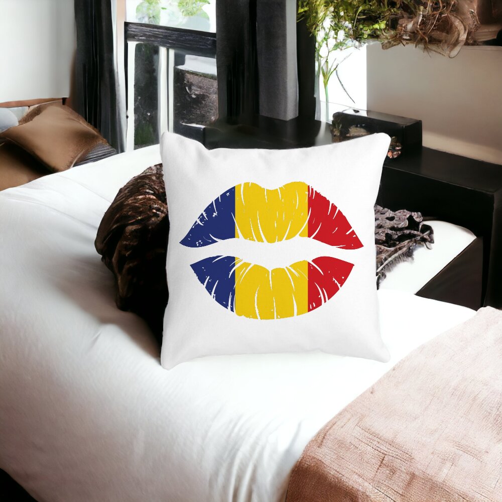 Perna Decorativa Patrata Romanian Kiss, 40x40 cm, Alba, Mata, Husa Detasabila, Burduf 13 Alba
