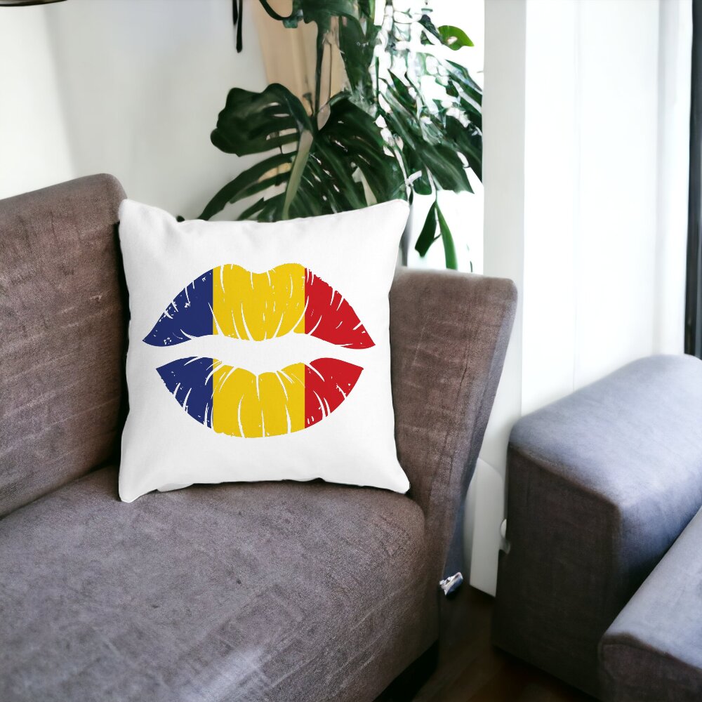 Perna Decorativa Patrata Romanian Kiss, 40x40 cm, Alba, Mata, Husa Detasabila, Burduf 15 Husa Detasabila