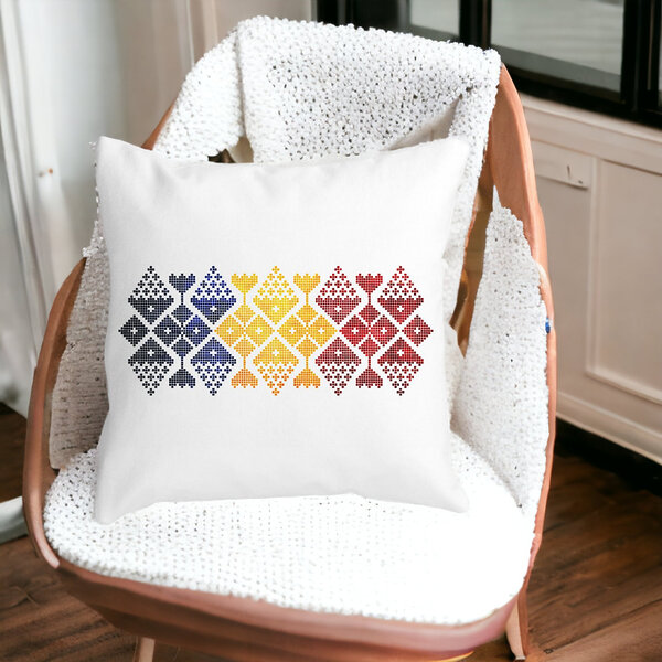 Perna Decorativa Patrata cu Motive Locale, 40x40 cm, Alba, Mata, Husa Detasabila, Burduf 15 Alba
