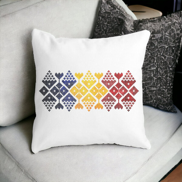 Perna Decorativa Patrata cu Motive Locale, 40x40 cm, Alba, Mata, Husa Detasabila, Burduf 16 Mata