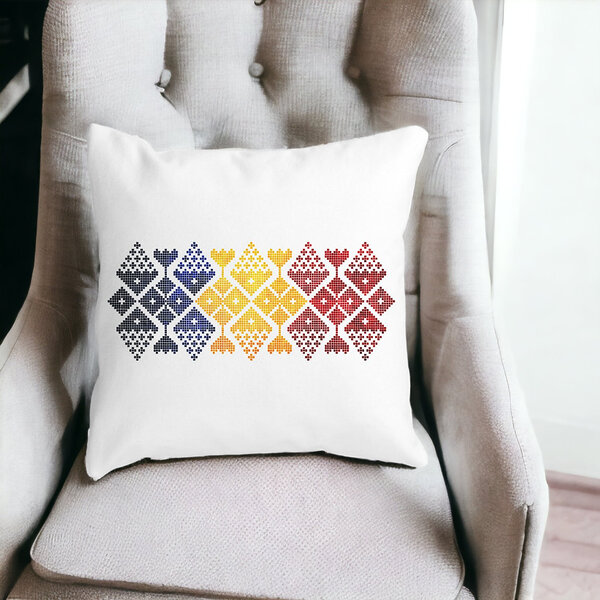 Perna Decorativa Patrata cu Motive Locale, 40x40 cm, Alba, Mata, Husa Detasabila, Burduf 18 Burduf