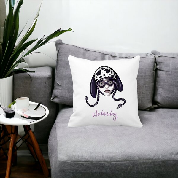 Perna Decorativa Wednesday Addams 1,40x40 cm, Alba, Mata, Husa Detasabila, Burduf 17 Husa Detasabila