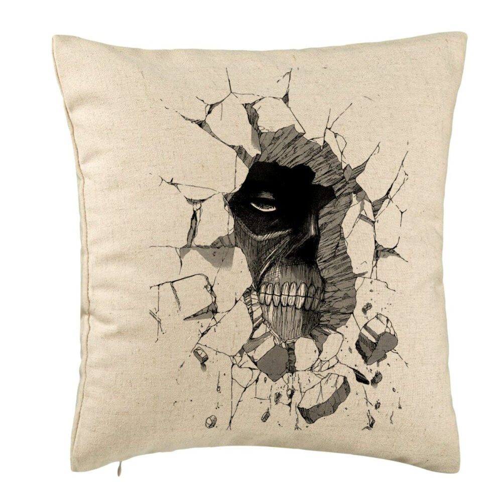 Perna Decorativa cu Attack on Titan, 40x40 cm, Bej, Husa Detasabila, Burduf 5 Perna Decorativa cu Attack on Titan