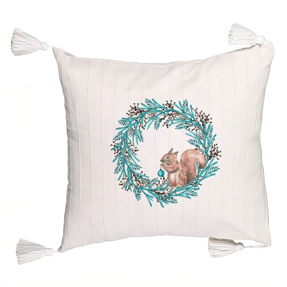 Perna Decorativa cu Franjuri Coronita de Craciun si Veverita, 45x45 cm, Ecru, Cu fermoar 5 Perna Decorativa cu Franjuri Coronita de Craciun si Veverita