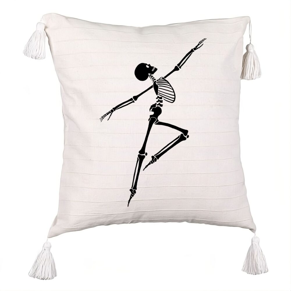 Perna Decorativa cu Franjuri cu motiv Sechelet de Halloween 3, 45x45 cm, Ecru, Cu fermoar 5 Perna Decorativa cu Franjuri cu motiv Sechelet de Halloween 3