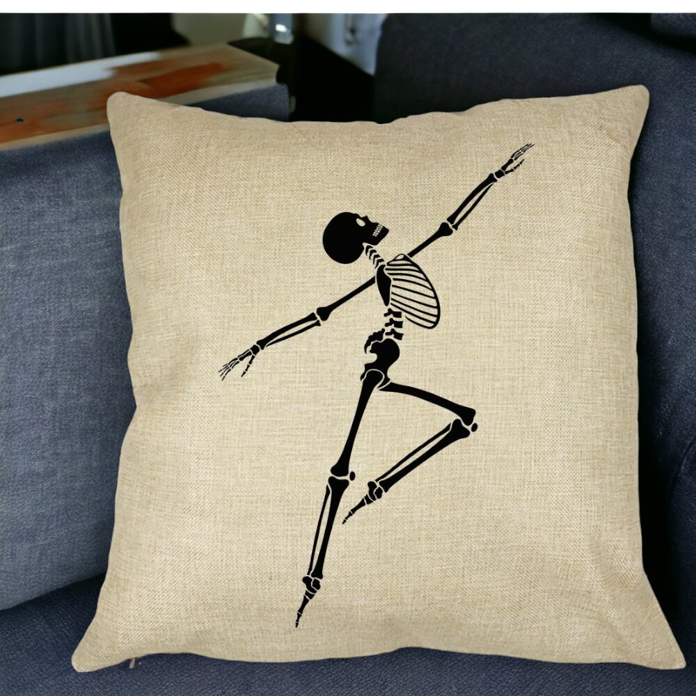 Perna Decorativa cu motiv Sechelet de Halloween 3, 40x40 cm, Husa Detasabila, Burduf 18 Perna Decorativa cu motiv Sechelet de Halloween 3 40x40 cm Husa Detasabila Burduf bsc0548 5