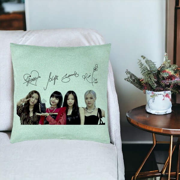 Perna Decorativa, Model Blackpink K-POP semnaturi, 40x40 cm, Verde Menta, Husa Detasabila, Burduf 18 bsC0145 PhotoRoom 2 1