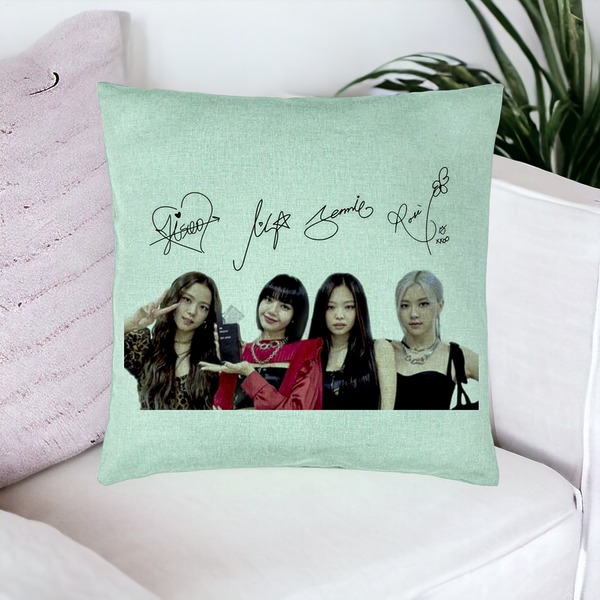 Perna Decorativa, Model Blackpink K-POP semnaturi, 40x40 cm, Verde Menta, Husa Detasabila, Burduf 20 bsC0145 PhotoRoom 4 1