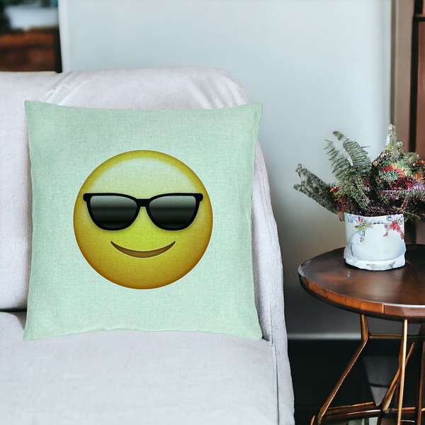 Perna Decorativa, Model Emoji Fata cu Ochelari, 40x40 cm, Verde Menta, Husa Detasabila, Burduf 19 bsC0213 PhotoRoom 3