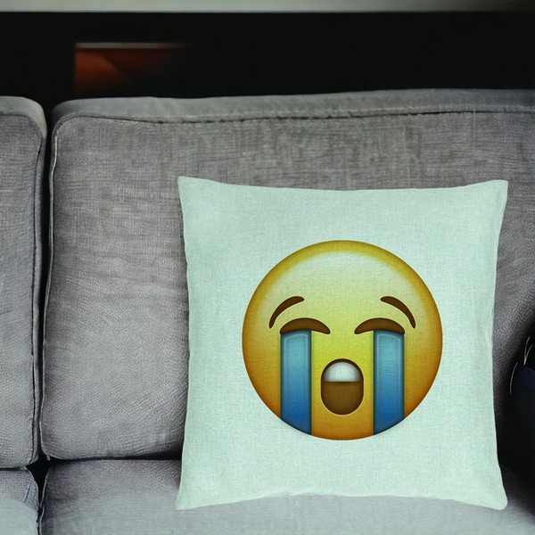 Perna Decorativa, Model Emoji Cry, 40x40 cm, Verde Menta, Husa Detasabila, Burduf 18 bsC0219 PhotoRoom 2