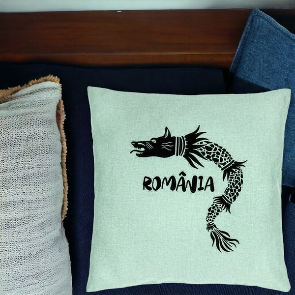 Perna Decorativa, Model Lup Dacic Romania, 40x40 cm, Verde Menta, Husa Detasabila, Burduf 17 bsc0226 PhotoRoom 1