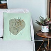 Perna Decorativa, Model Corp Femeie si Flori, 40x40 cm, Verde Menta, Husa Detasabila, Burduf 23 bsc0316 PhotoRoom 3