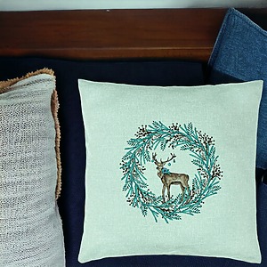 Alternative view of Perna Decorativa Coronita de Craciun si REN, 40x40 cm, Verde Menta, Husa Detasabila, Burduf