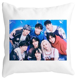 Perna Decorativa, Stray Kids, 40×40 cm, Alba, Mata, Husa Detasabila, Burduf