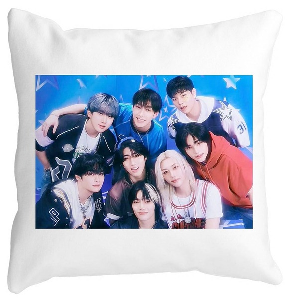 Perna Decorativa, Stray Kids, 40×40 cm, Alba, Mata, Husa Detasabila, Burduf 3 bscalbmat0750 rotated e1740686442774