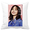 Perna Decorativa BlackPink Lisa 2, 40×40 cm, Alba, Mata, Husa Detasabila, Burduf 4 bscalbmat0771