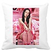 Perna Decorativa BlackPink Jisoo 4, 40×40 cm, Alba, Mata, Husa Detasabila, Burduf 4 bscalbmat0777