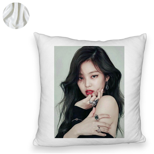 Perna Decorativa Fluffy BlackPink Jennie 1, 45×45 cm, Cu fermoar 6 1 0022 bspff0778