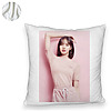 Perna Decorativa Fluffy BlackPink Lisa 4, 45×45 cm, Cu fermoar 8 1 0027 bspff0773