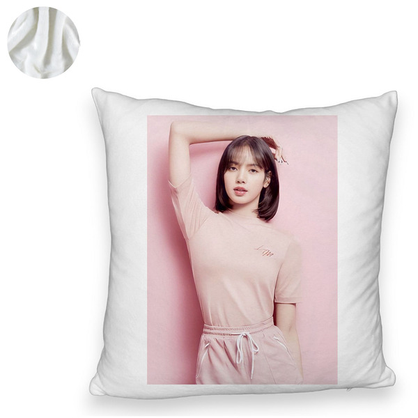 Perna Decorativa Fluffy BlackPink Lisa 4, 45×45 cm, Cu fermoar 6 1 0027 bspff0773